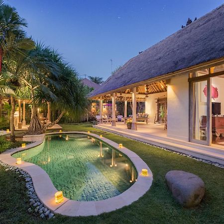 Villa Tirta Naga Bali Семиньяк Экстерьер фото