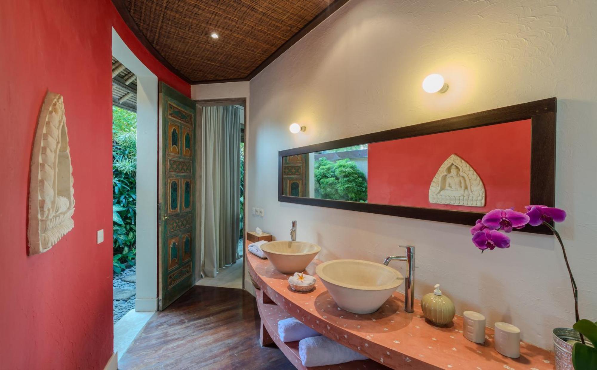 Villa Tirta Naga Bali Семиньяк Экстерьер фото
