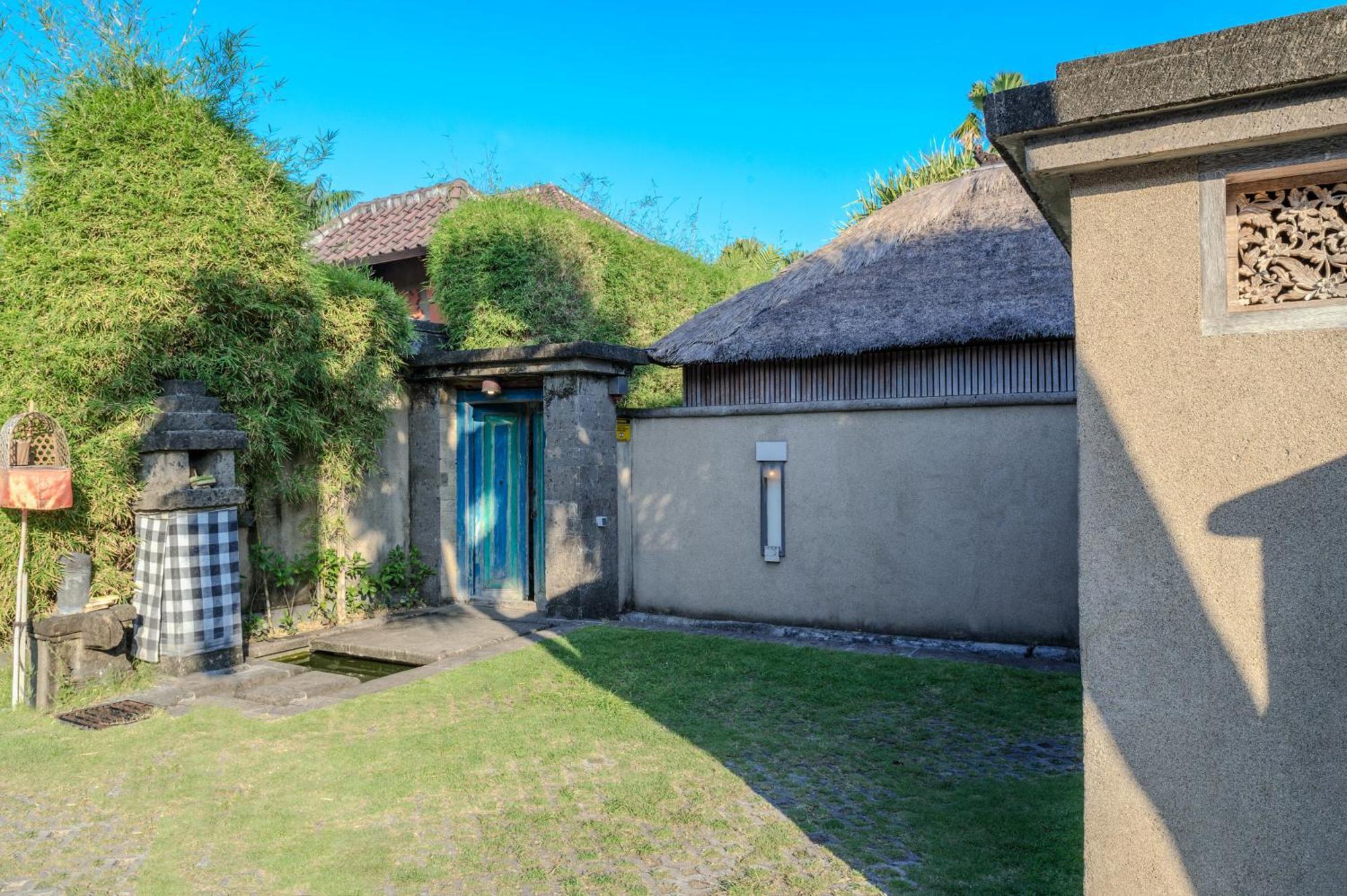 Villa Tirta Naga Bali Семиньяк Экстерьер фото