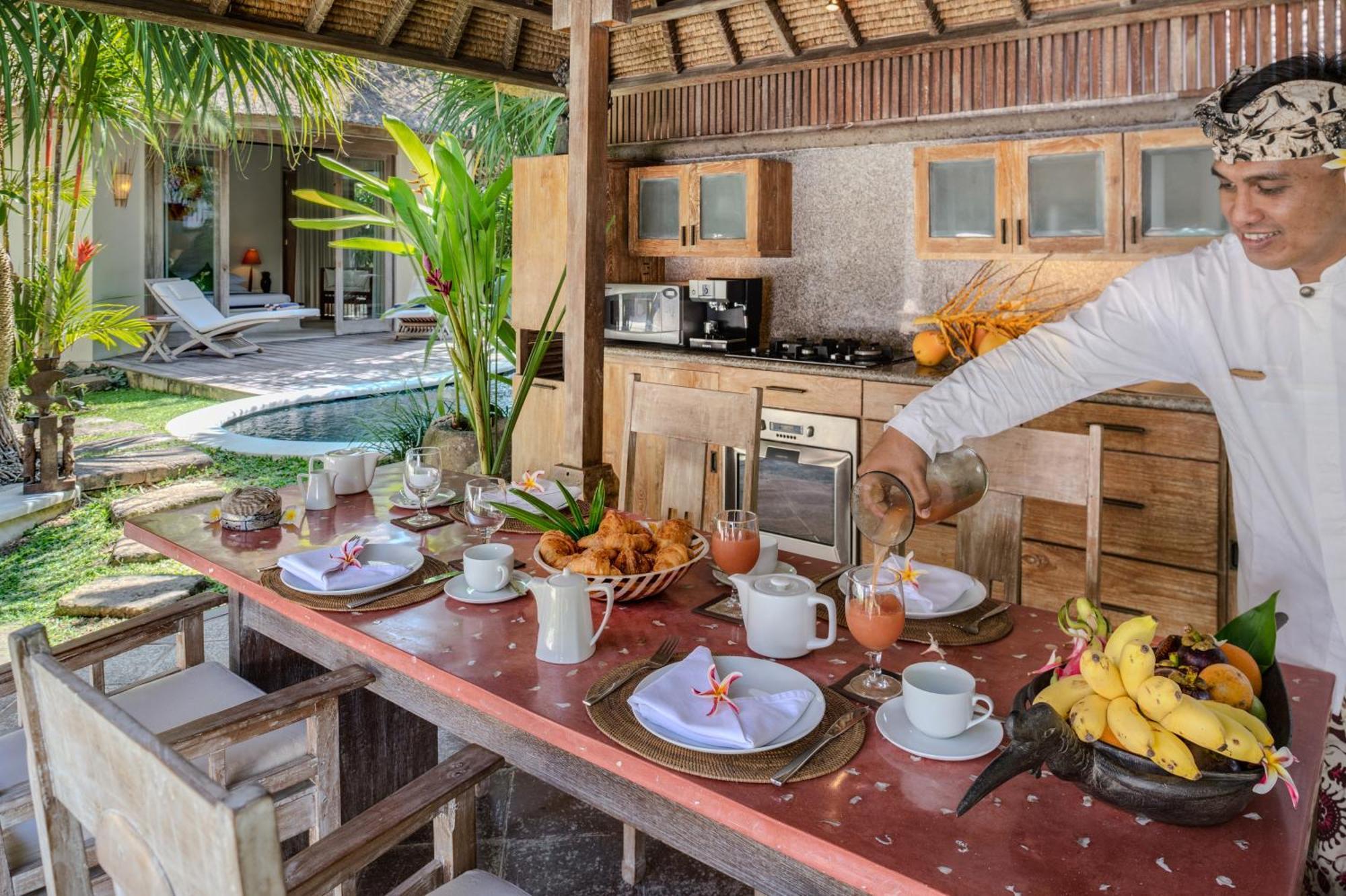 Villa Tirta Naga Bali Семиньяк Экстерьер фото