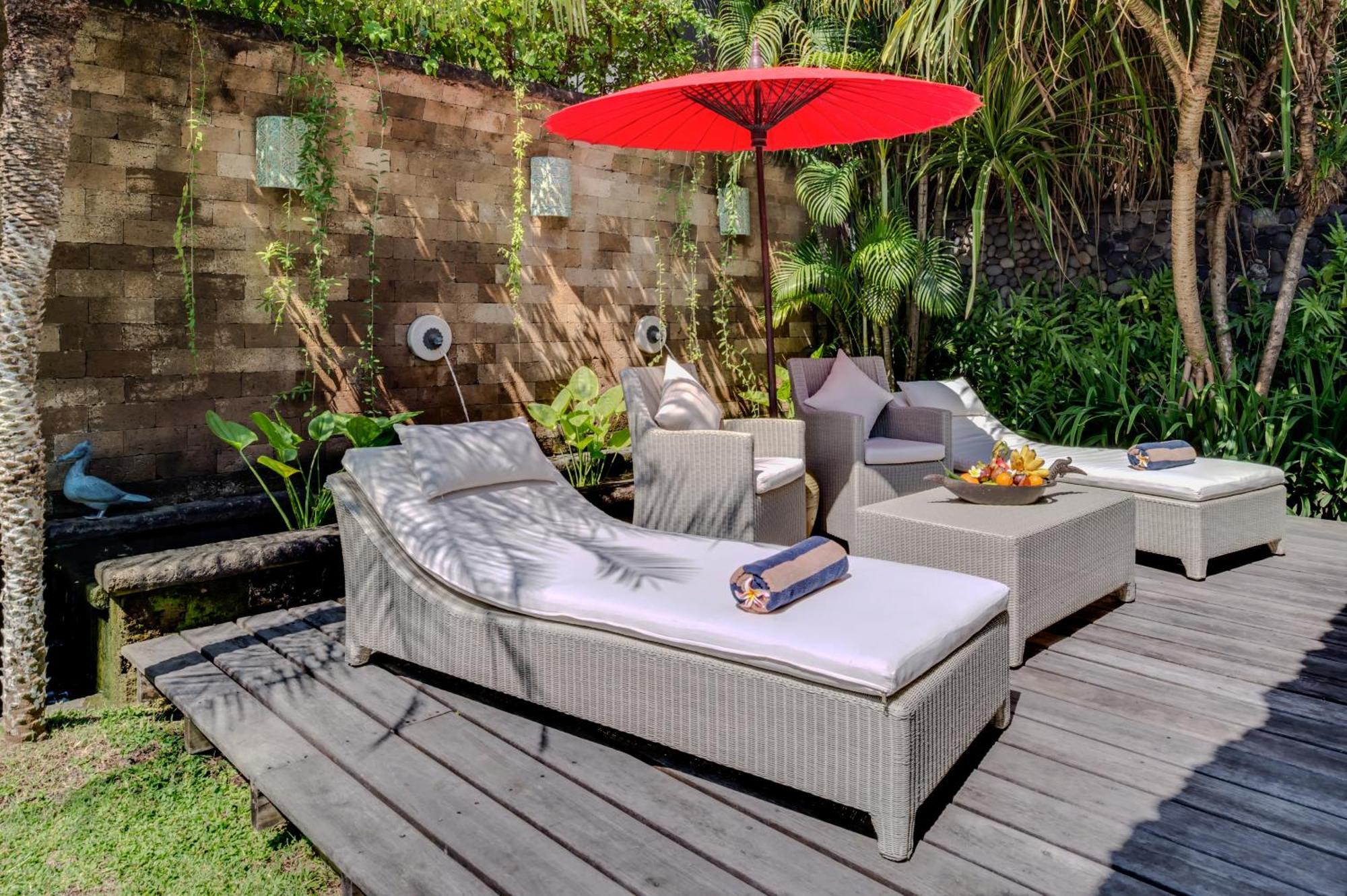 Villa Tirta Naga Bali Семиньяк Экстерьер фото
