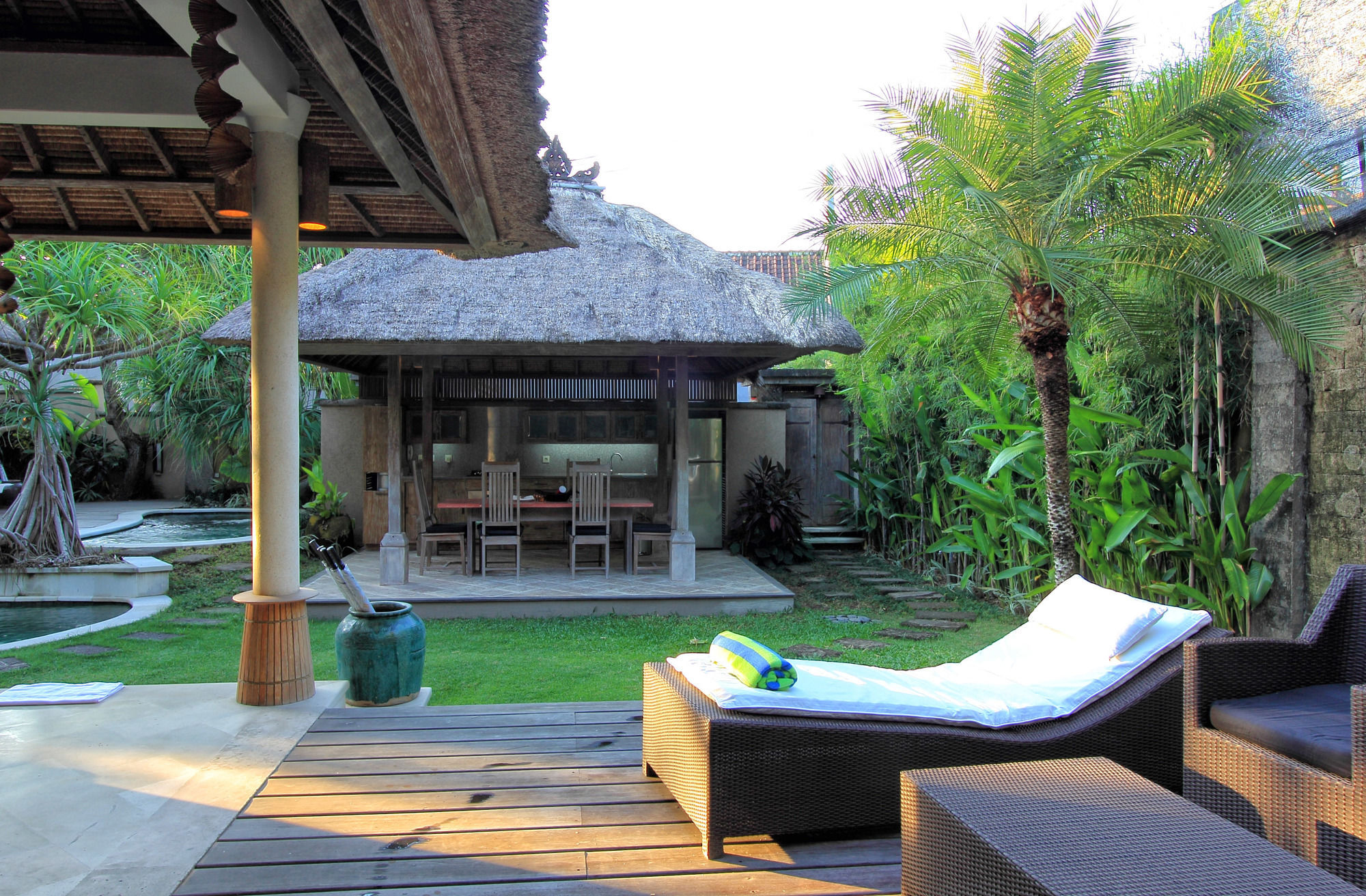 Villa Tirta Naga Bali Семиньяк Экстерьер фото