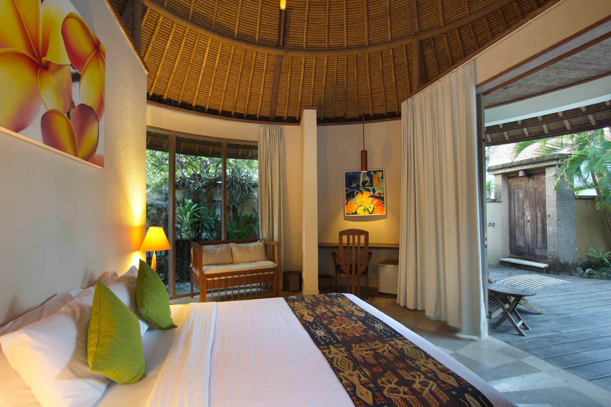 Villa Tirta Naga Bali Семиньяк Экстерьер фото